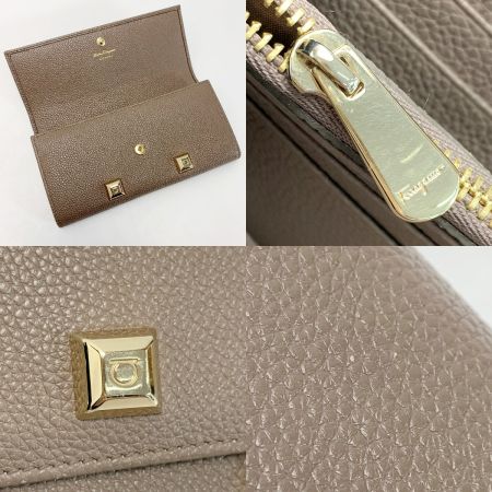  Salvatore Ferragamo サルヴァトーレフェラガモ ガンチーニ  JP-22-D502 グレージュ 2つ折り長財布 
