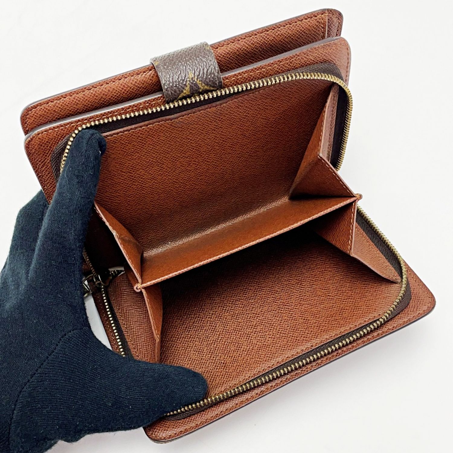 ルイヴィトン　財布　二つ折り　ポルトパピエジップ約11cm厚さ