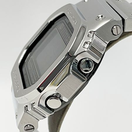  CASIO カシオ G-SHOCK 電波ソーラー GMW-B5000D-1JF シルバー メンズ 腕時計 フルメタル 箱・コマ有