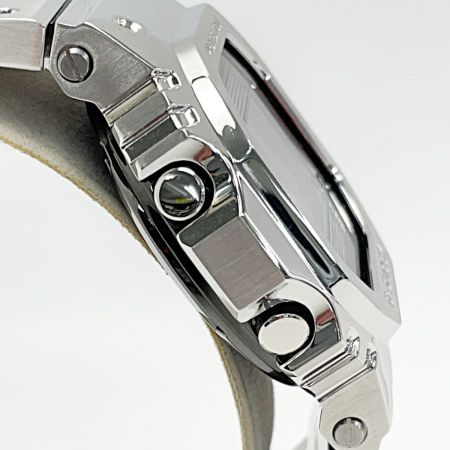  CASIO カシオ G-SHOCK 電波ソーラー GMW-B5000D-1JF シルバー メンズ 腕時計 フルメタル 箱・コマ有