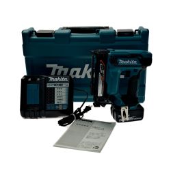 ☆☆ MAKITA マキタ 《 充電式タッカ 》バッテリ・充電器付き / ST421D ブルー Bランク