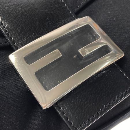  FENDI フェンディ マンマバケット ショルダーバッグ 2321.26424 ブラック ワンショルダー