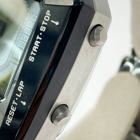  SEIKO セイコー WIRED×METAL GEAR SOLID V AGAM601ﾃﾞｼﾞﾎﾞｰｸﾞ デジボーグ クォーツ メンズ 腕時計 箱有