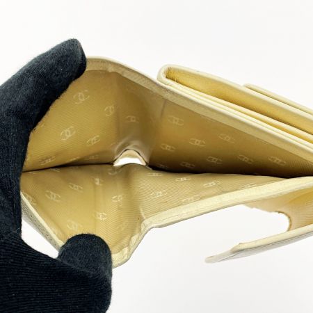  CHANEL シャネル ココボタン Wホック財布 A20902 クリーム レディース ギャランティカード有