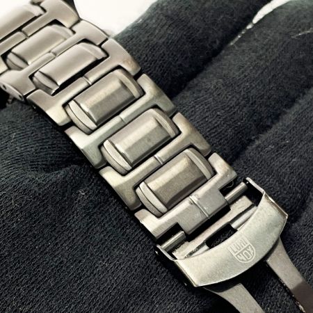  LUMINOX ルミノックス F117 ナイトホーク 6400ｼﾘｰｽﾞ ブラック クォーツ メンズ 腕時計 箱・取説有