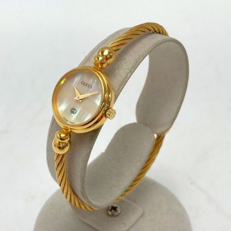  GUCCI グッチ バングルウォッチ 2700L シェル文字盤 クォーツ レディース 腕時計