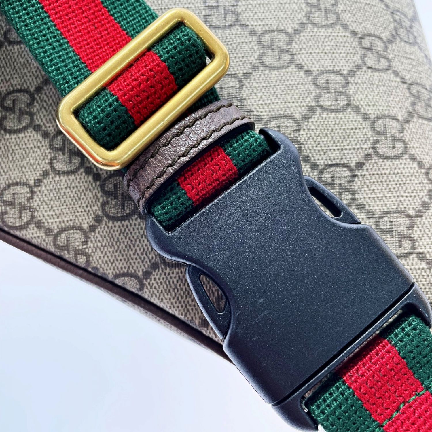 中古】 GUCCI グッチ クーリエ GGスプリーム 529711 ベージュ系