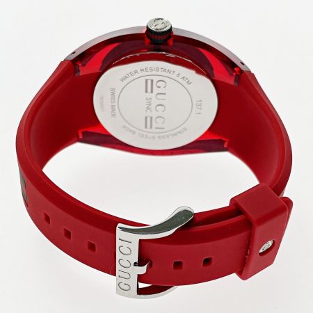  GUCCI グッチ シンク 137.1 レッド クォーツ 腕時計 ラバー ステンレススチール メンズ 箱有