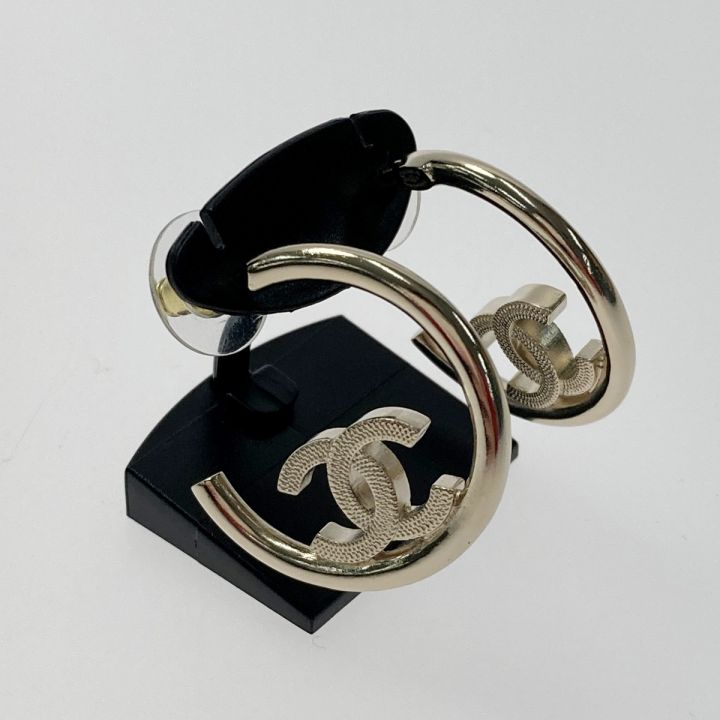 CHANEL シャネル ココマーク フープ ピアス ｺｺﾏｰｸﾌｰﾌﾟ GP メタル