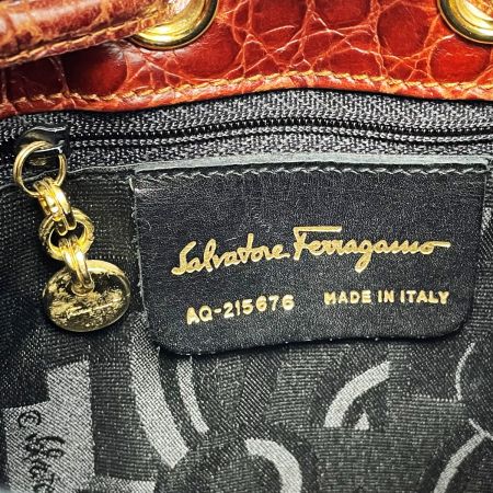  Salvatore Ferragamo サルヴァトーレフェラガモ ヴァラ AQ-215676 ボルドー 巾着 リュック レザー レディース 布袋有