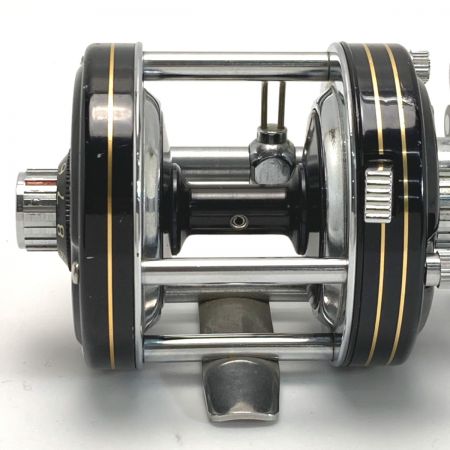  DAIWA ダイワ ミリオネア 5000 両軸リール