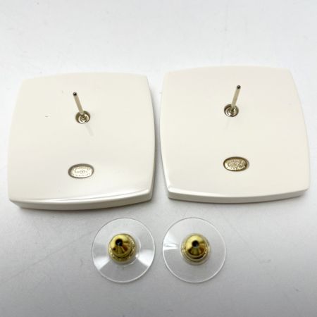  CHANEL シャネル レジンxラインストーン ホワイト×ゴールド アクセサリー ピアス レディース