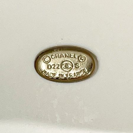  CHANEL シャネル レジンxラインストーン ホワイト×ゴールド アクセサリー ピアス レディース