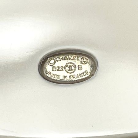  CHANEL シャネル レジンxラインストーン ホワイト×ゴールド アクセサリー ピアス レディース