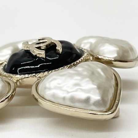  CHANEL シャネル ハート ブローチ ココマーク フェイクパール AB7517 ゴールド×ホワイト×ブラック