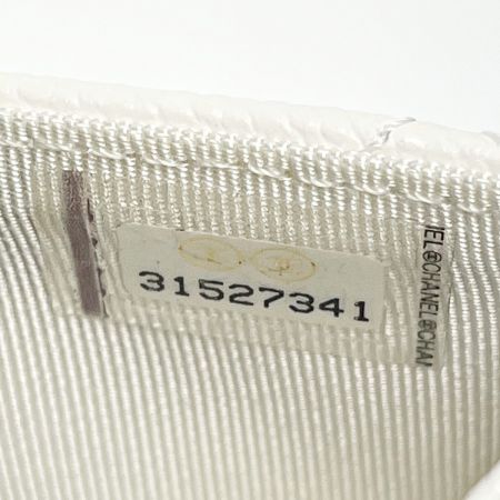  CHANEL シャネル マトラッセ ホワイト カードケース ココマーク キャビアスキン レディース ギャランティカード有