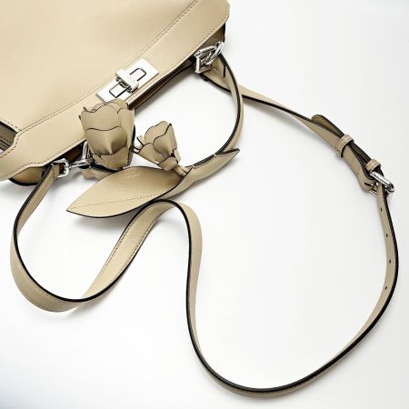  FENDI フェンディ ピーカブー I See U ROSE ベージュ 2WAYバッグ レディース シルバー金具