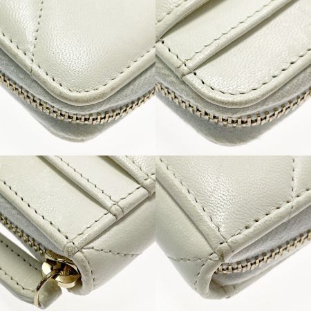  CHANEL シャネル シャネル19 ディズヌフ AP2701 アイボリー コインケース ラムレザー レディース 箱・布袋・ギャランティカード有