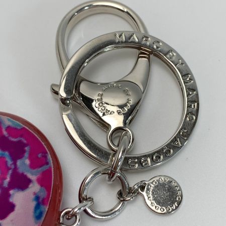  MARC BY MARC JACOBS マークバイマークジェイコブス ハート型 マーブル模様 キーホルダー チャーム