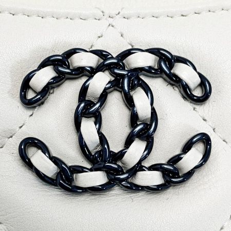  CHANEL シャネル マトラッセ AP2086 ホワイト ジップコインパース ラムスキン レディース シルバー金具 ギャランティカード有