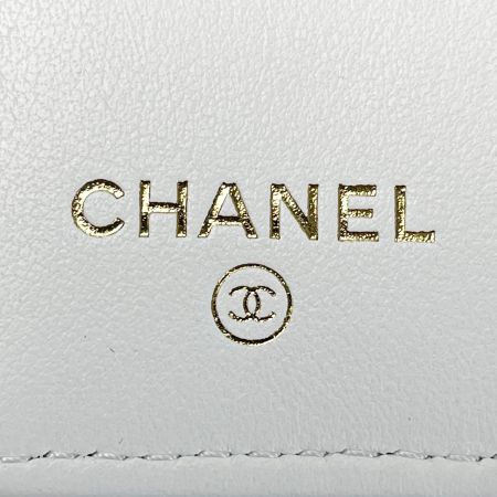  CHANEL シャネル マトラッセ ホワイト キーケース 4連 キャビアスキン レディース ゴールド金具