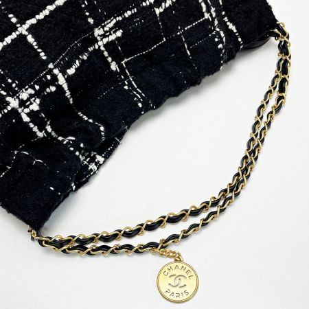  CHANEL シャネル シャネル22 ブラック×ホワイト ショルダーバッグ ハンドバッグ ツイード レディース ポーチ有