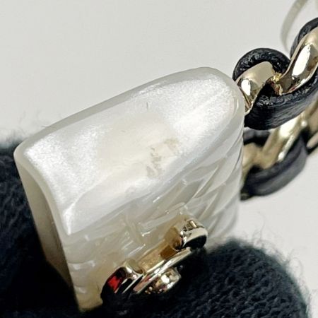  CHANEL シャネル ピアス B23C ゴールド×ホワイト系 バッグ モチーフ ココマーク マトラッセ レディース アクセサリー