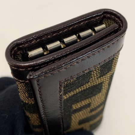  FENDI フェンディ ズッカ 2289-10162-099 ダークブラウン 四連キーケース メンズ レディース