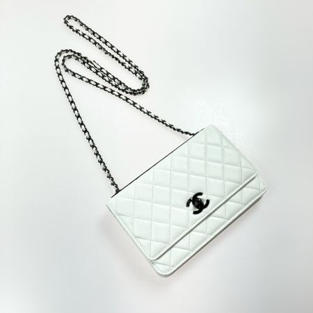  CHANEL シャネル マトラッセ トレンディCC チェーンウォレット 80982 ホワイト×ブラック ラムスキン ショルダーバッグ