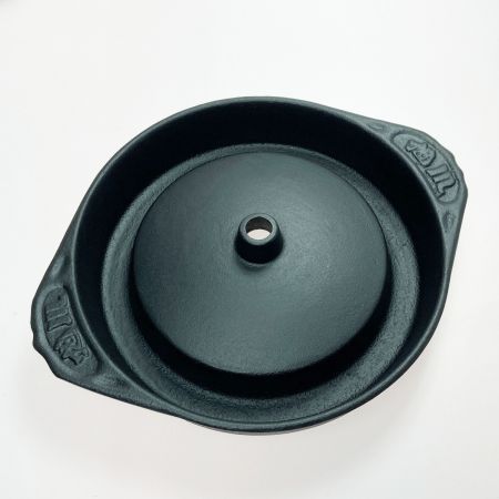   鋳鉄製鍋『蒼き狼』ジンギスカン鍋 煙突付深型 旭川