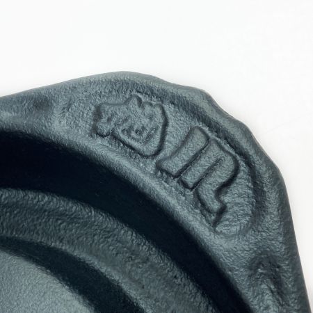   鋳鉄製鍋『蒼き狼』ジンギスカン鍋 煙突付深型 旭川