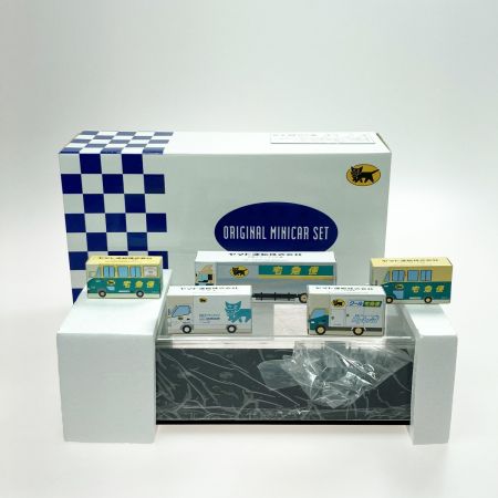   ヤマト運輸 クロネコ ミニカー 5台・ディスプレイケース