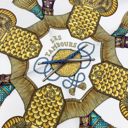  HERMES エルメス カレ90 LES TAMBOUS タンブールの太鼓 シルクスカーフ ベージュ シルク100％