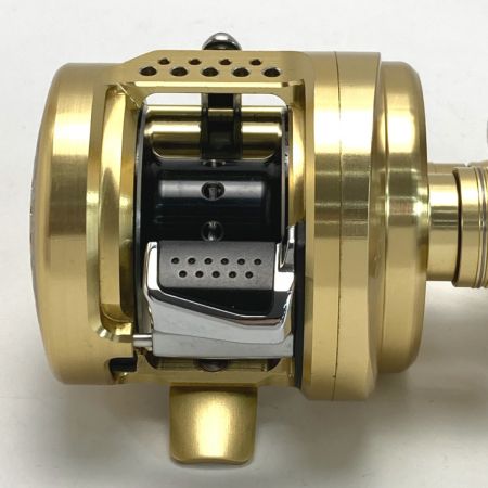  SHIMANO シマノ 14 カルカッタコンクエスト 200 03204 ベイトリール 箱付き