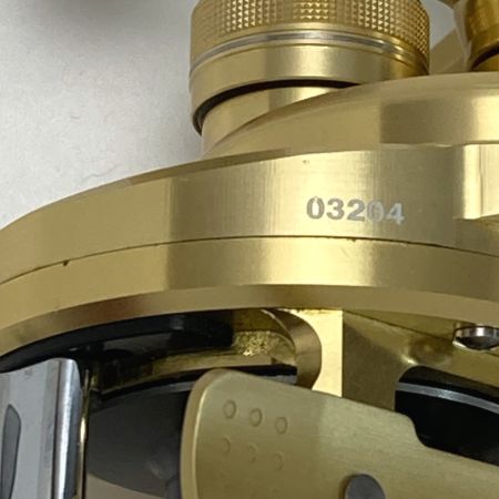  SHIMANO シマノ 14 カルカッタコンクエスト 200 03204 ベイトリール 箱付き