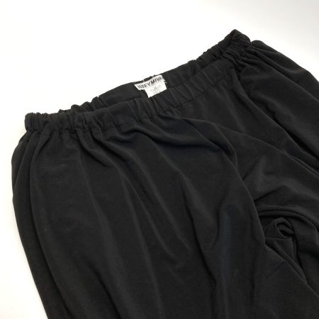  ISSEY MIYAKE イッセイミヤケ パンツ IM63JF012 ブラック サイズ 2 レディース