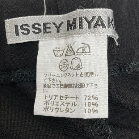  ISSEY MIYAKE イッセイミヤケ パンツ IM63JF012 ブラック サイズ 2 レディース