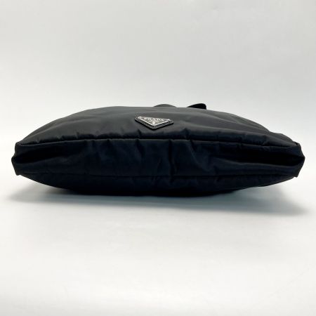  PRADA プラダ ナイロン PCバッグ パソコンケース ブラック クラッチバッグ 三角ロゴプレート
