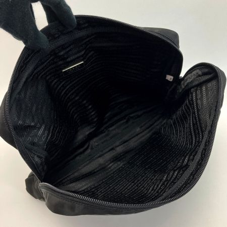  PRADA プラダ ナイロン PCバッグ パソコンケース ブラック クラッチバッグ 三角ロゴプレート