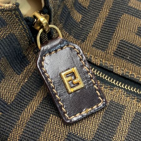 FENDI フェンディ ズッカ柄 バニティ ポーチ ブラウン