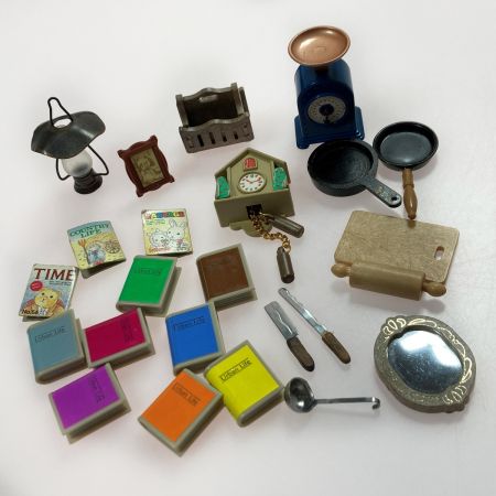   シルバニアファミリー 初期緑家具 絨毯 陶器家具他セット