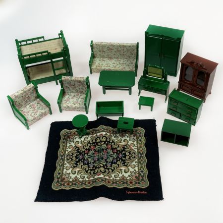   シルバニアファミリー 初期緑家具 絨毯 陶器家具他セット