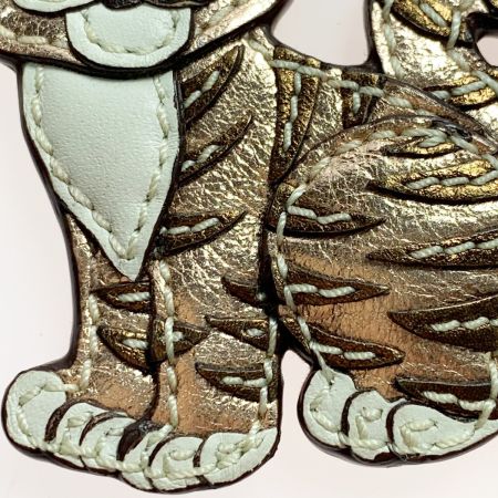  COACH コーチ タイガー キーホルダー メタリック