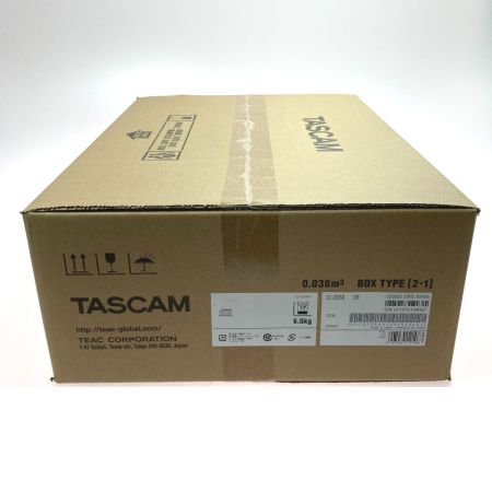  TASCAM CD-200SB 業務用CDプレーヤー SD/SDHCカード USBメモリー対応 2023年製 未使用品 付属品完備