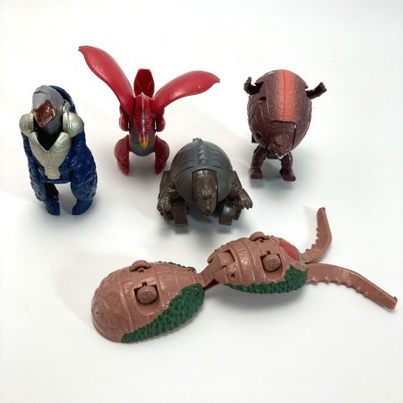   ウルトラエッグ9体＋バトルアタッシュケースセット