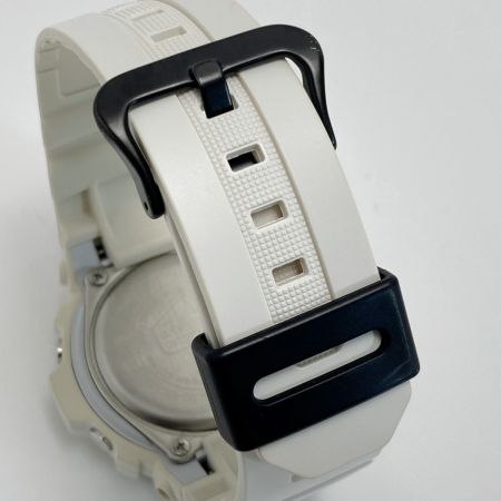  CASIO カシオ G-SHOCK アナデジ AWG-M100SBW-7AJF ホワイト＆ブラック 電波ソーラー メンズ 腕時計