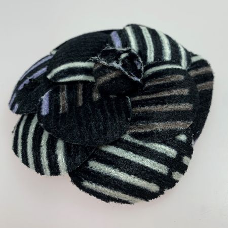  CHANEL シャネル ブローチ カメリア  ブラック×パープル レディース