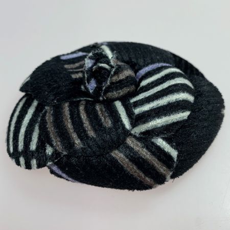  CHANEL シャネル ブローチ カメリア  ブラック×パープル レディース