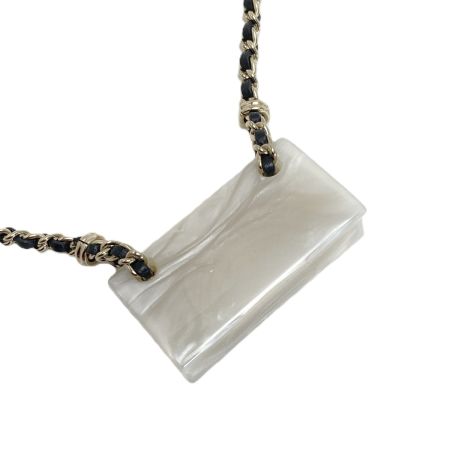  CHANEL シャネル ココマーク マトラッセバッグ ネックレス B23C ホワイト レジン GP レザー