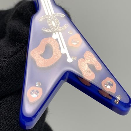  CHANEL シャネル ココマーク エレキギターモチーフ ブルー ブローチ